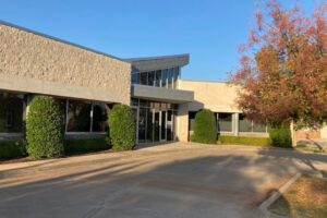 The exterior of the American Eagle Title Group Nichols Hills location